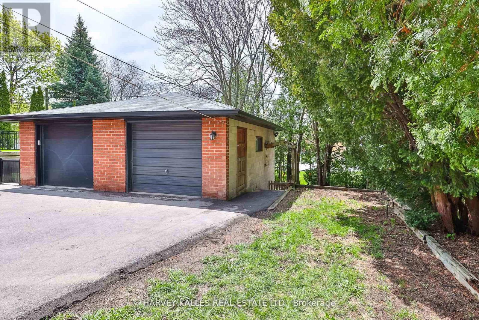 568 Northcliffe Boulevard, Toronto, Ontario  M6E 3L7 - Photo 41 - C13456542