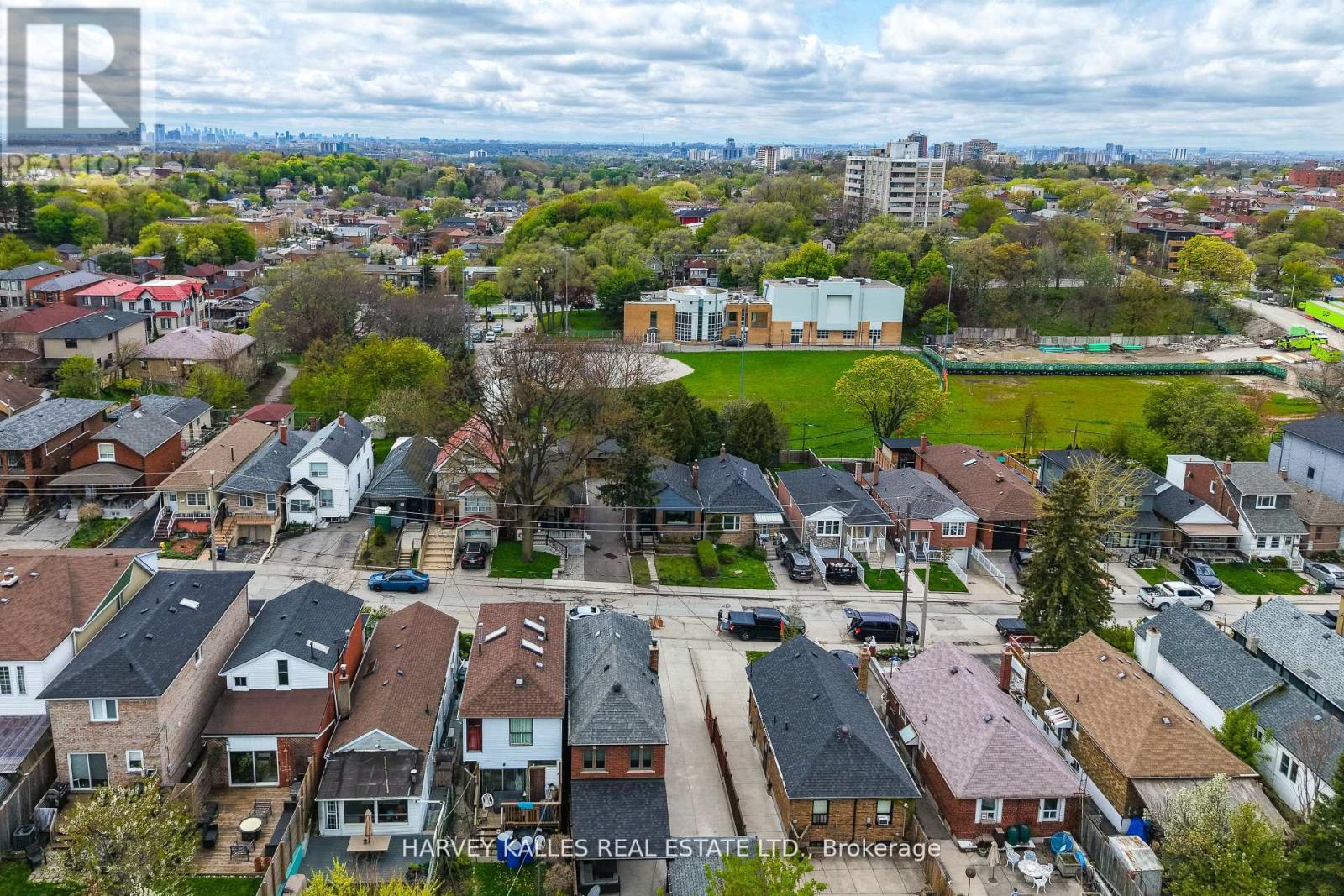 568 Northcliffe Boulevard, Toronto, Ontario  M6E 3L7 - Photo 44 - C13456542