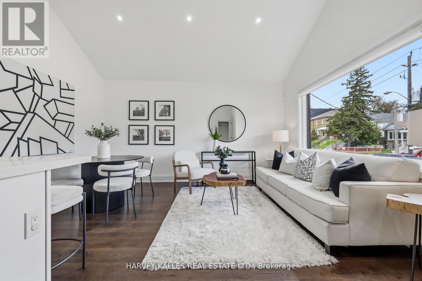 568 Northcliffe Boulevard, Toronto, Ontario  M6E 3L7 - Photo 5 - C13456542
