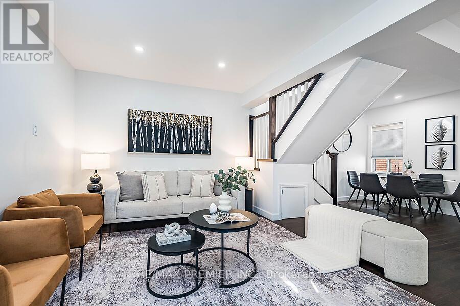 221 Belgravia Avenue, Toronto, Ontario  M6E 2M9 - Photo 10 - W13455278