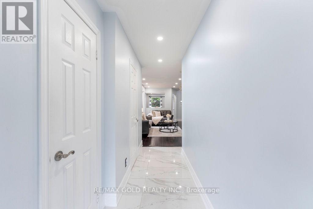 1201 Mowat Lane, Milton, Ontario  L9T 5R2 - Photo 4 - W13456138