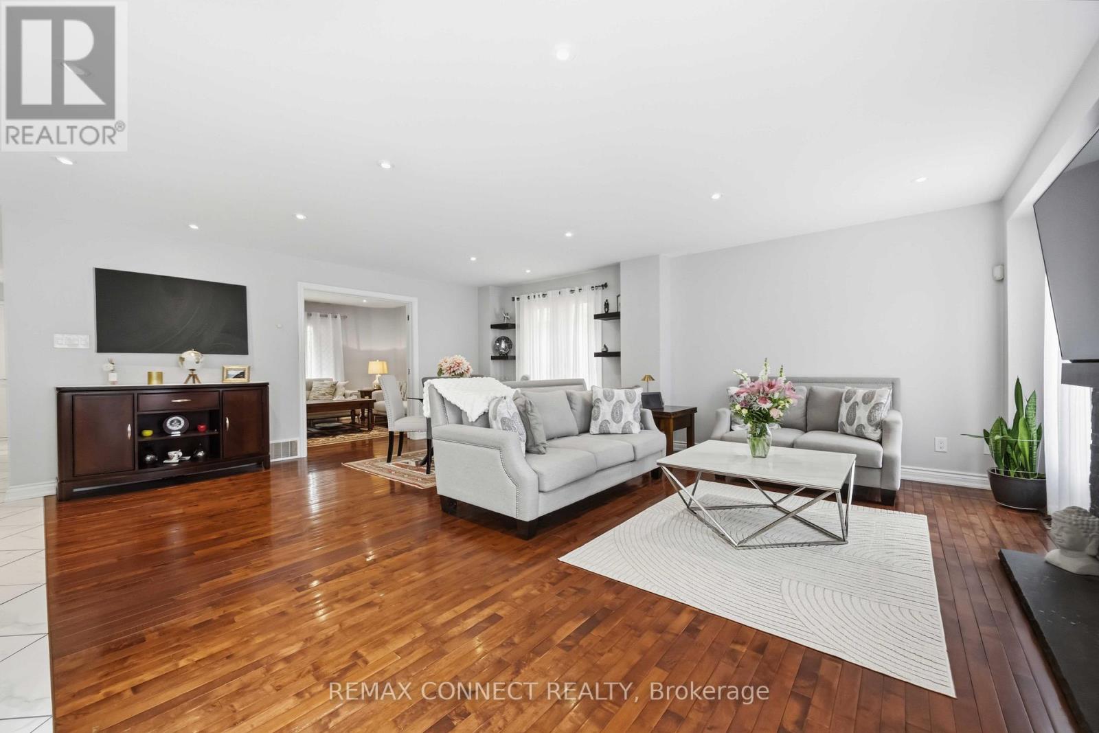1706 Woodside Lane, Pickering, Ontario  L1V 4W3 - Photo 7 - E13456344