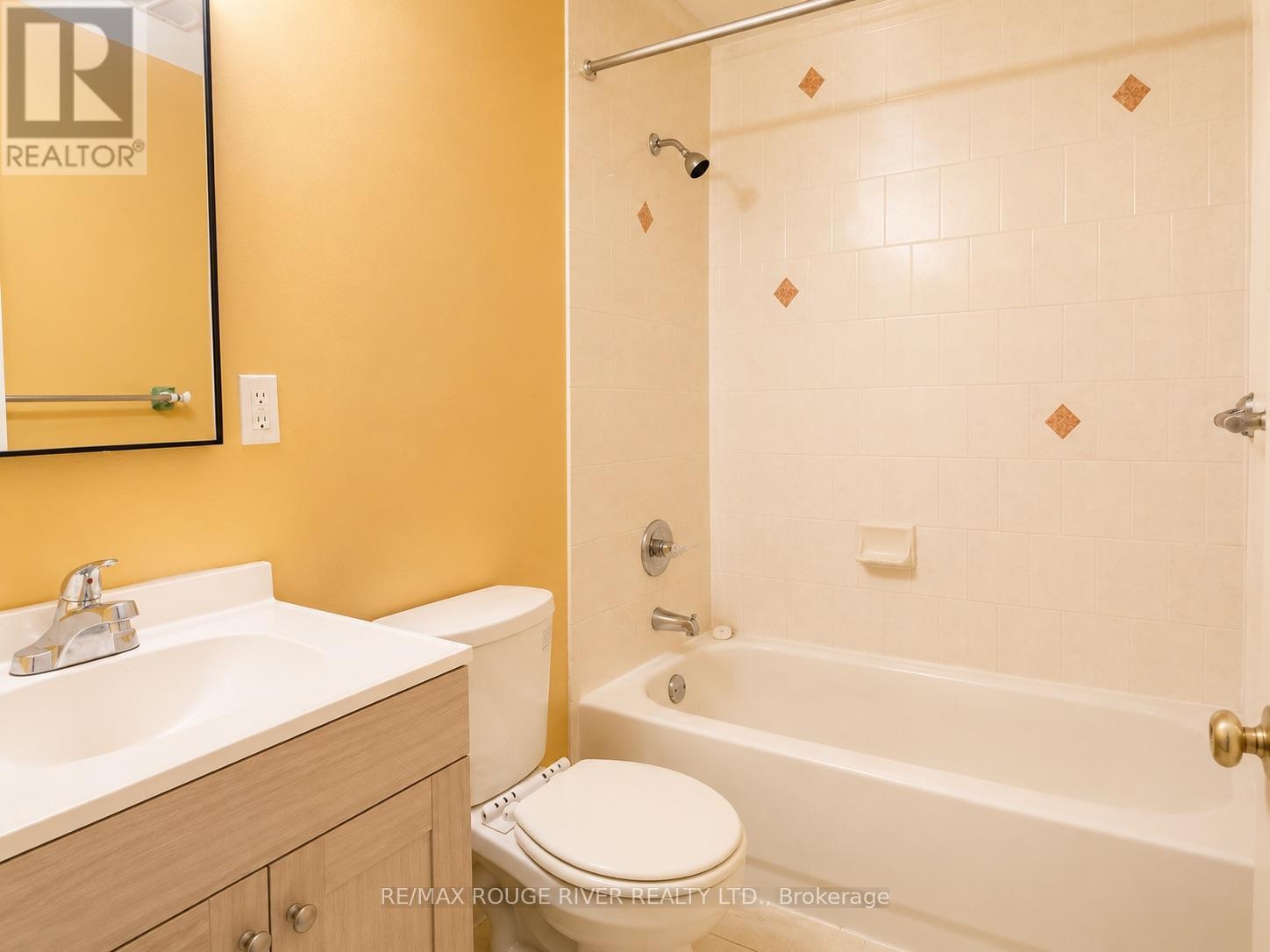 16 Dominy Drive, Ajax, Ontario L1T 3H6 - Photo 10 - E13456544