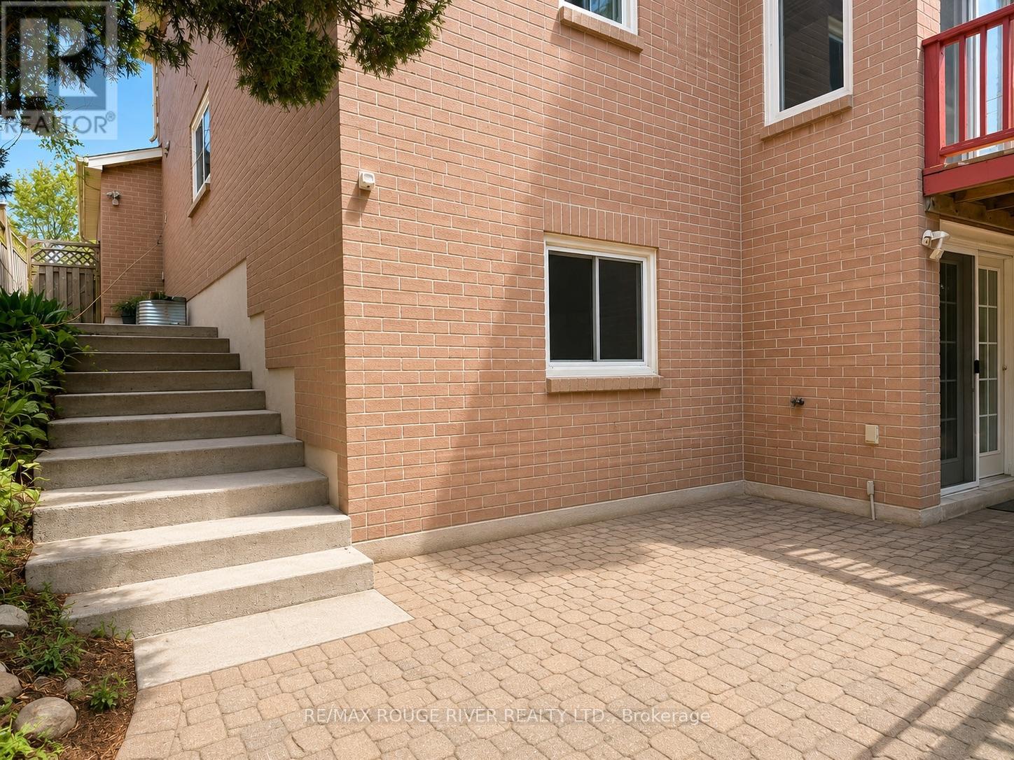16 Dominy Drive, Ajax, Ontario L1T 3H6 - Photo 2 - E13456544