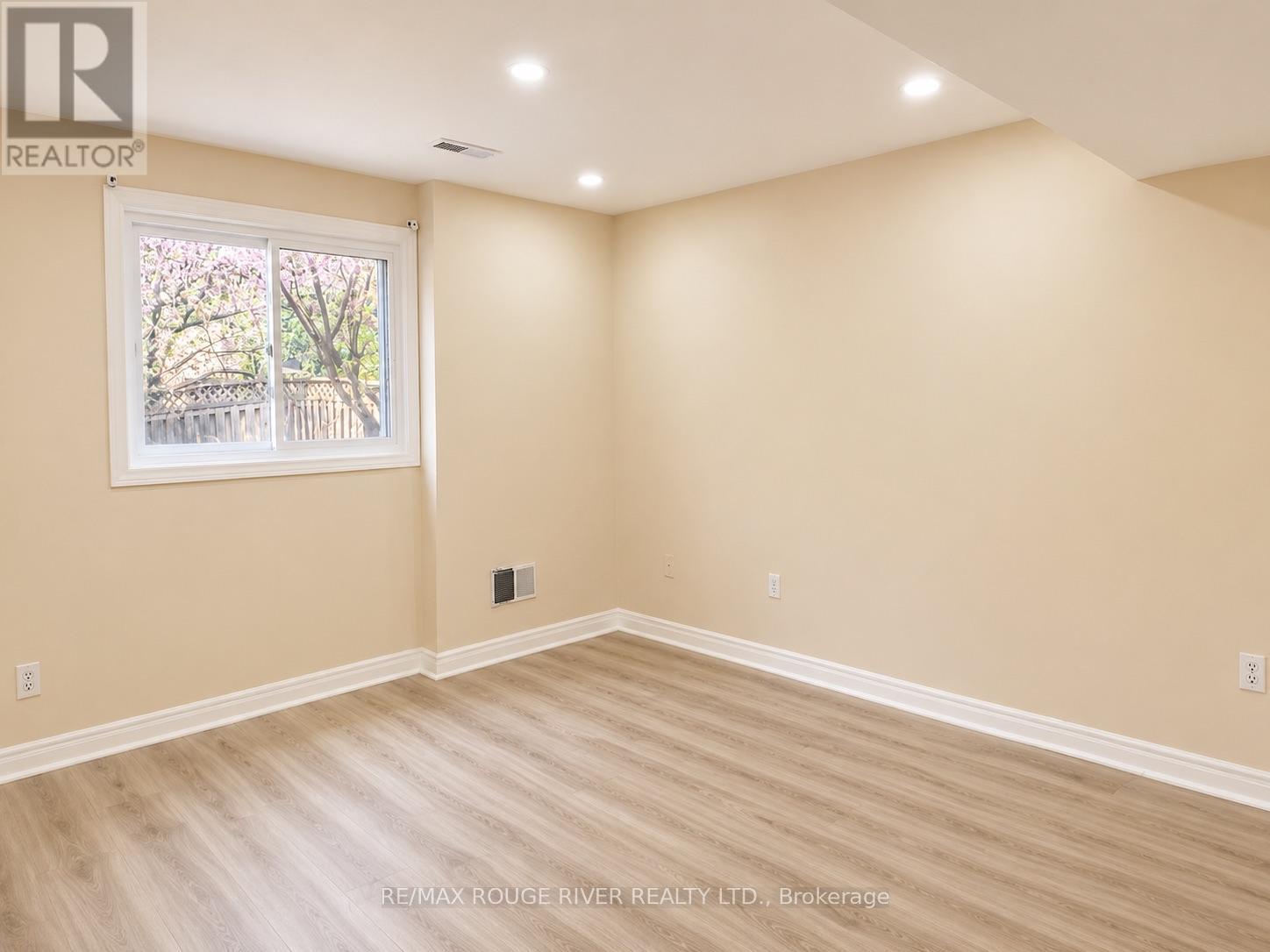 16 Dominy Drive, Ajax, Ontario L1T 3H6 - Photo 6 - E13456544