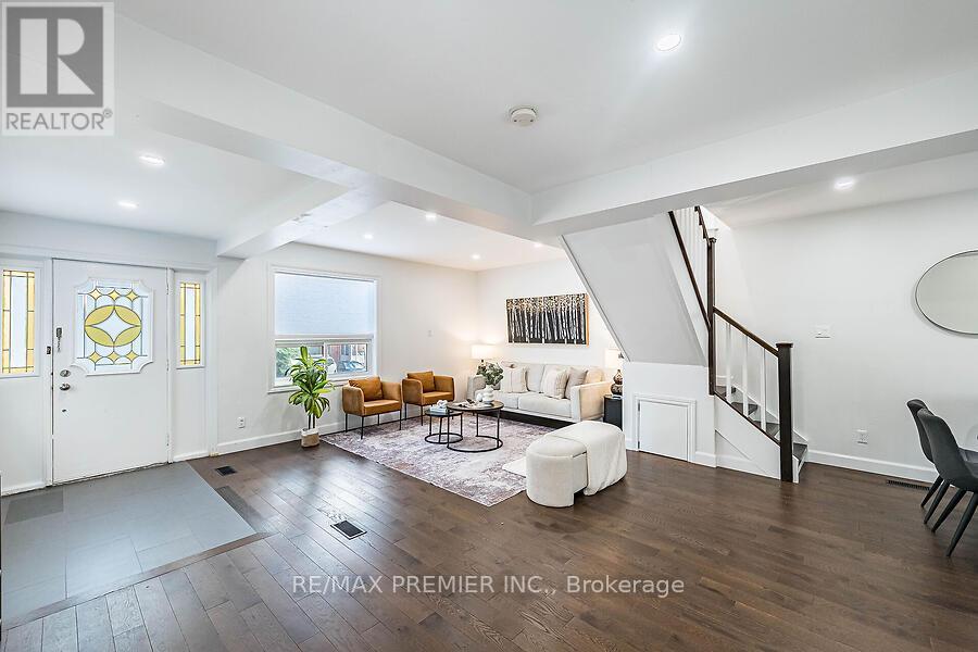 221 Belgravia Avenue, Toronto, Ontario  M6E 2M9 - Photo 11 - W13455278