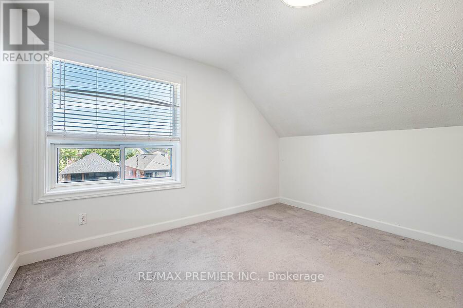 221 Belgravia Avenue, Toronto, Ontario  M6E 2M9 - Photo 26 - W13455278