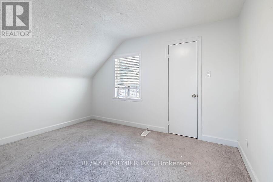 221 Belgravia Avenue, Toronto, Ontario  M6E 2M9 - Photo 25 - W13455278