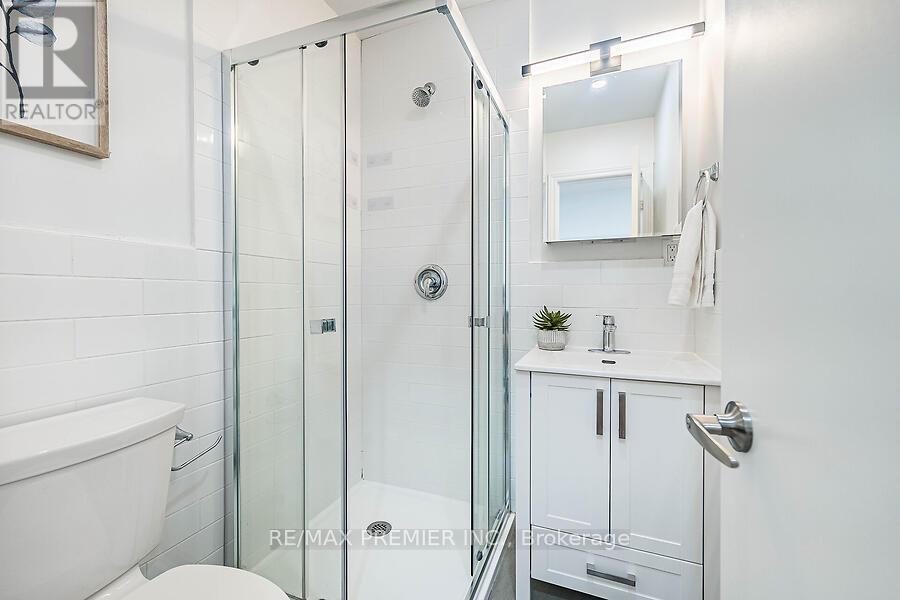221 Belgravia Avenue, Toronto, Ontario  M6E 2M9 - Photo 24 - W13455278