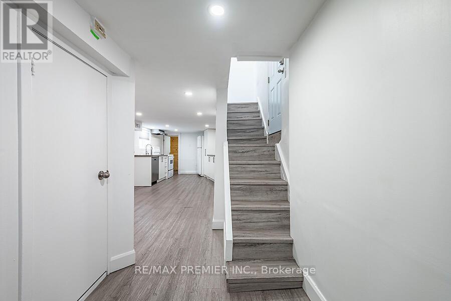 221 Belgravia Avenue, Toronto, Ontario  M6E 2M9 - Photo 28 - W13455278