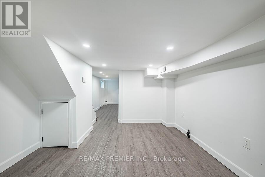 221 Belgravia Avenue, Toronto, Ontario  M6E 2M9 - Photo 31 - W13455278