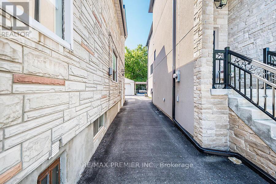 221 Belgravia Avenue, Toronto, Ontario  M6E 2M9 - Photo 35 - W13455278