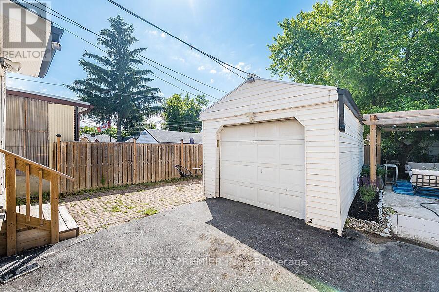 221 Belgravia Avenue, Toronto, Ontario  M6E 2M9 - Photo 37 - W13455278