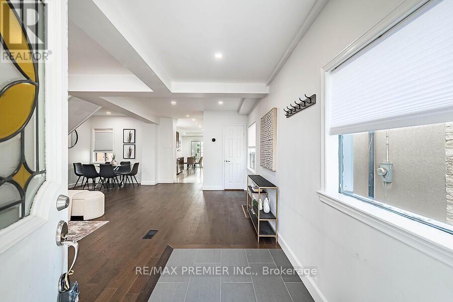 221 Belgravia Avenue, Toronto, Ontario  M6E 2M9 - Photo 6 - W13455278