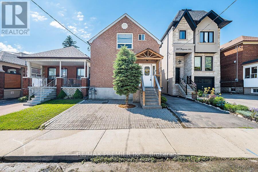 221 Belgravia Avenue, Toronto, Ontario  M6E 2M9 - Photo 3 - W13455278
