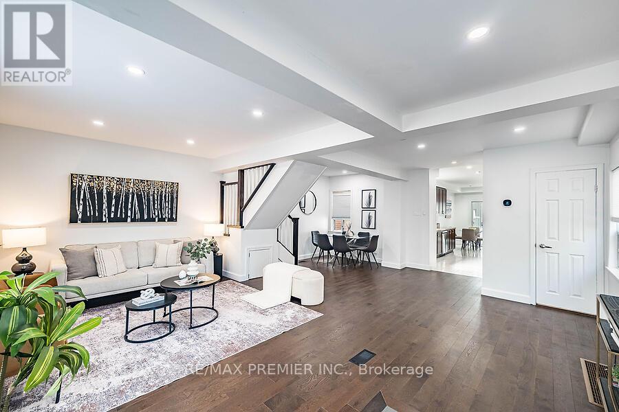 221 Belgravia Avenue, Toronto, Ontario  M6E 2M9 - Photo 7 - W13455278