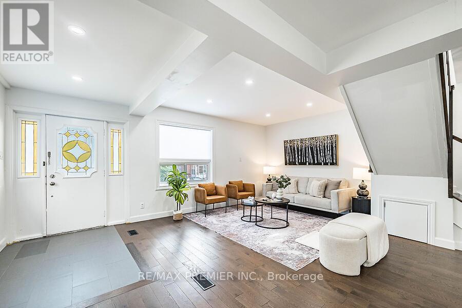 221 Belgravia Avenue, Toronto, Ontario  M6E 2M9 - Photo 8 - W13455278