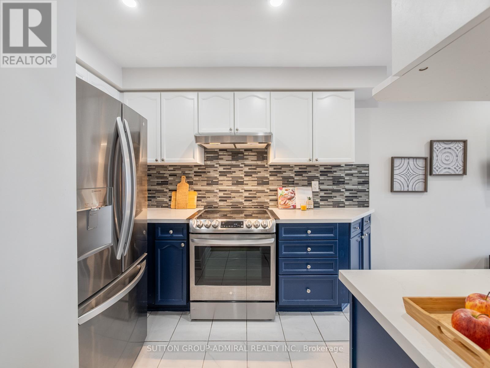 81 Parktree Drive, Vaughan, Ontario  L6A 2N6 - Photo 4 - N13456414