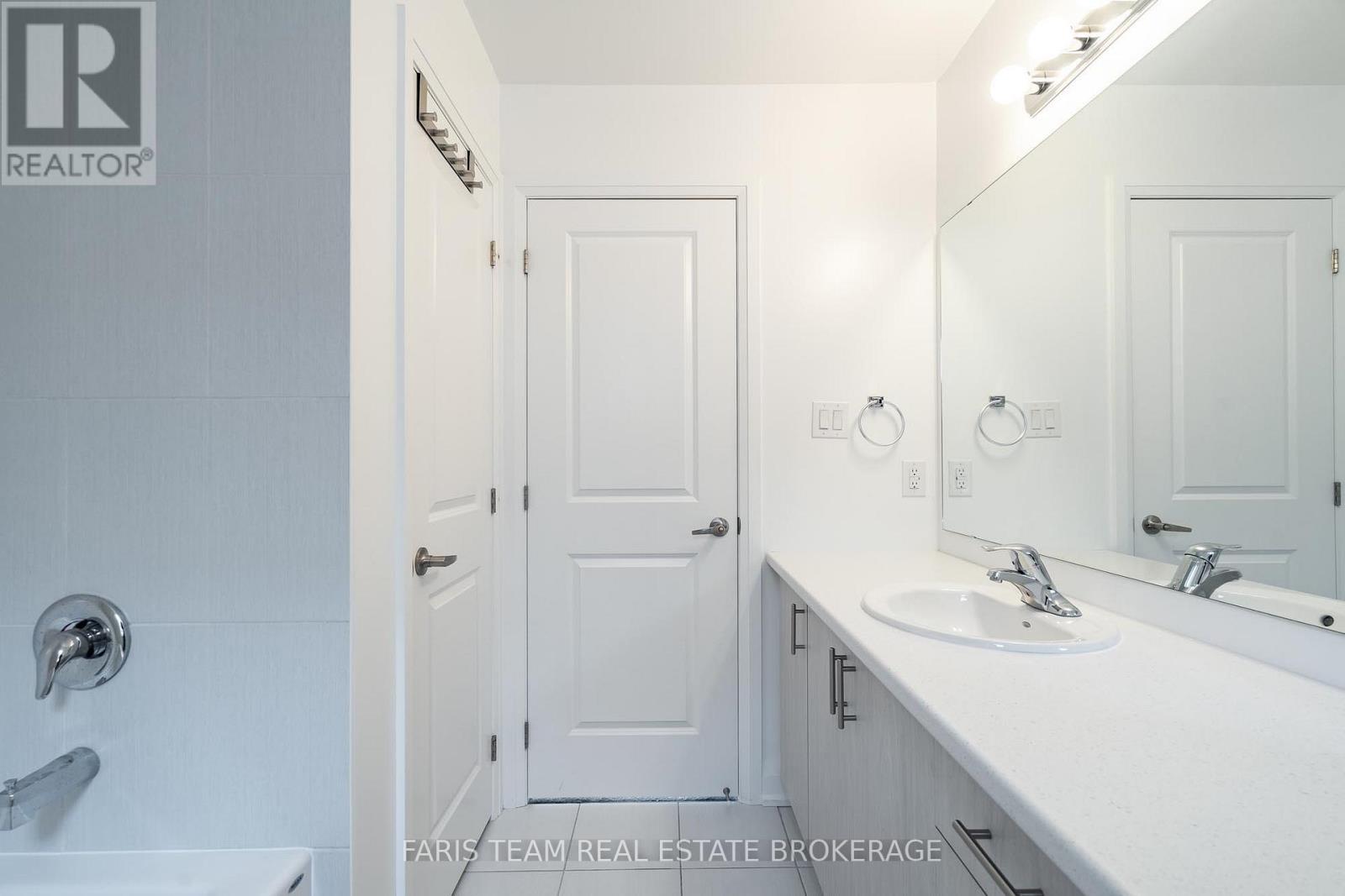10 Barnyard Trail, Barrie, Ontario  L9J 0Y1 - Photo 22 - S13456598