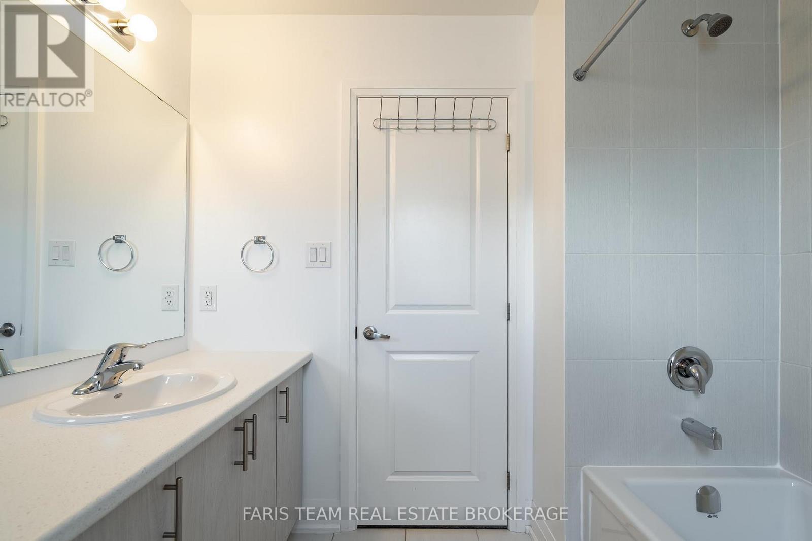10 Barnyard Trail, Barrie, Ontario  L9J 0Y1 - Photo 33 - S13456598
