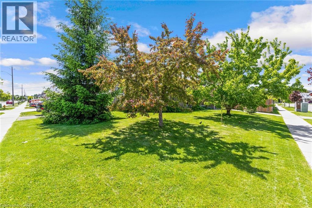 249 Wilderness Drive, Kitchener, Ontario  N2E 3R4 - Photo 4 - 40840764