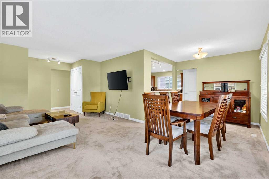 10540 Oakfield Drive SW, Calgary, Alberta  T2W 2A9 - Photo 10 - A2315874