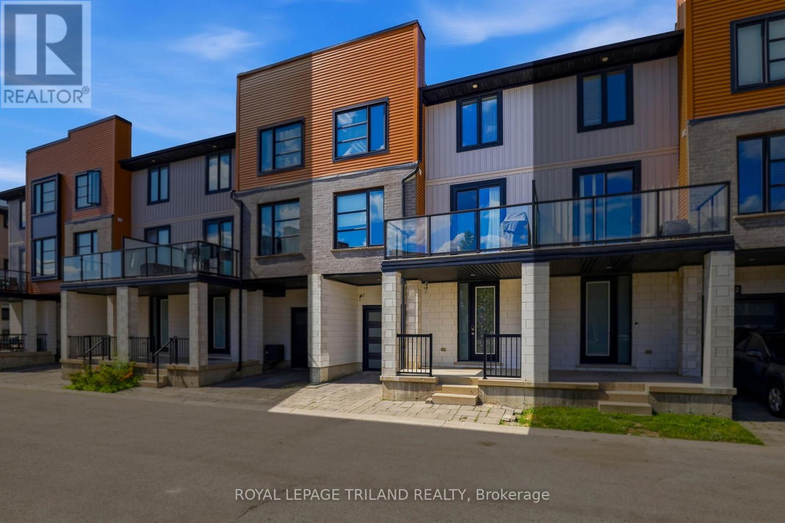 954 West Village Square, London North, Ontario  N6H 0J7 - Photo 2 - X13456632