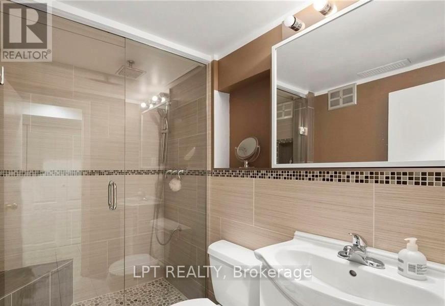 20 Gregory Street, Brampton, Ontario  L6Y 1G1 - Photo 10 - W13456406