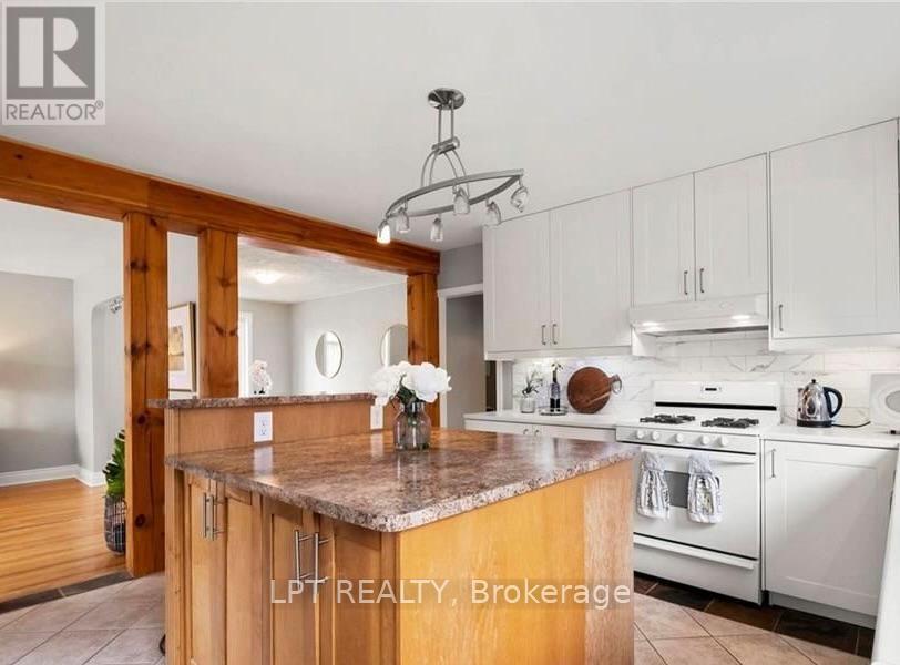 20 Gregory Street, Brampton, Ontario  L6Y 1G1 - Photo 2 - W13456406