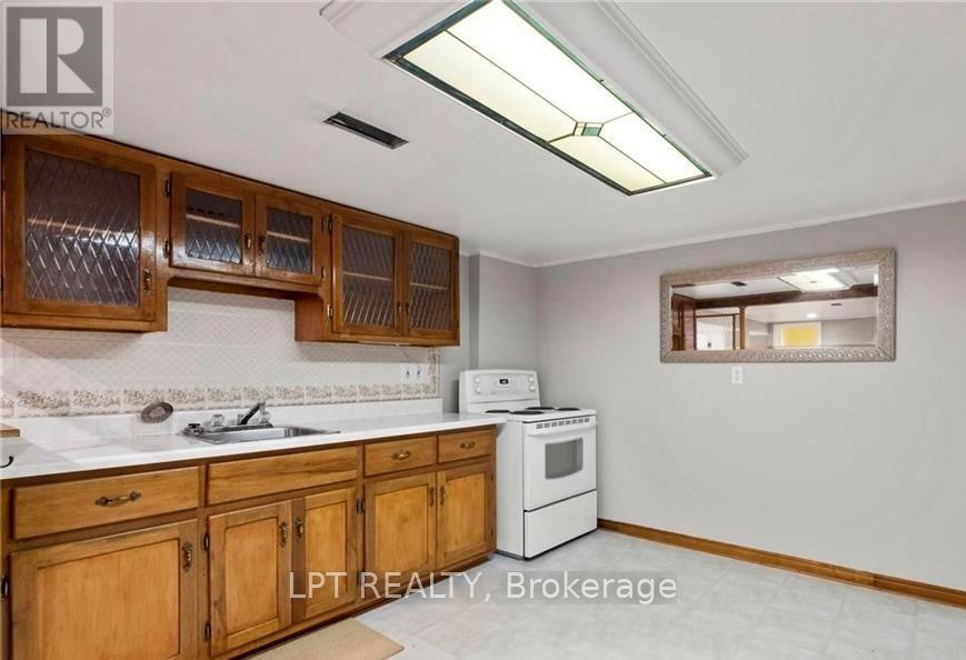 20 Gregory Street, Brampton, Ontario  L6Y 1G1 - Photo 9 - W13456406