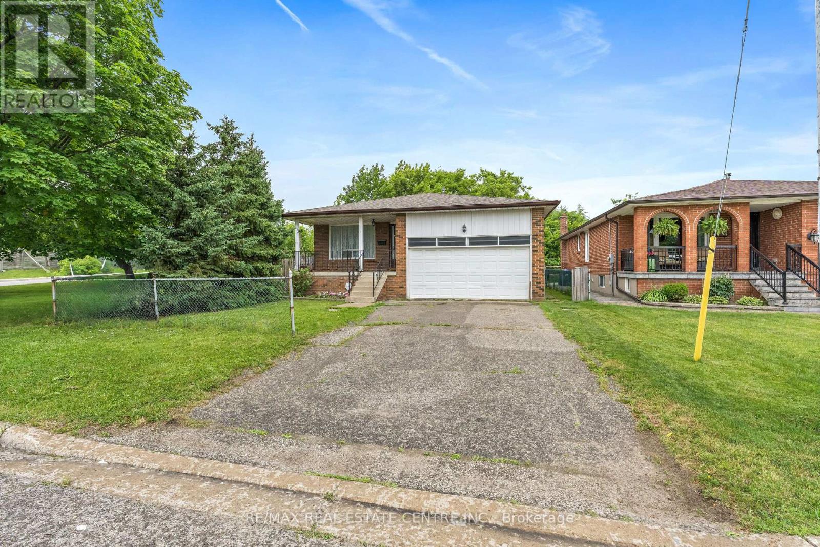 49 HULL STREET, Mississauga, Ontario