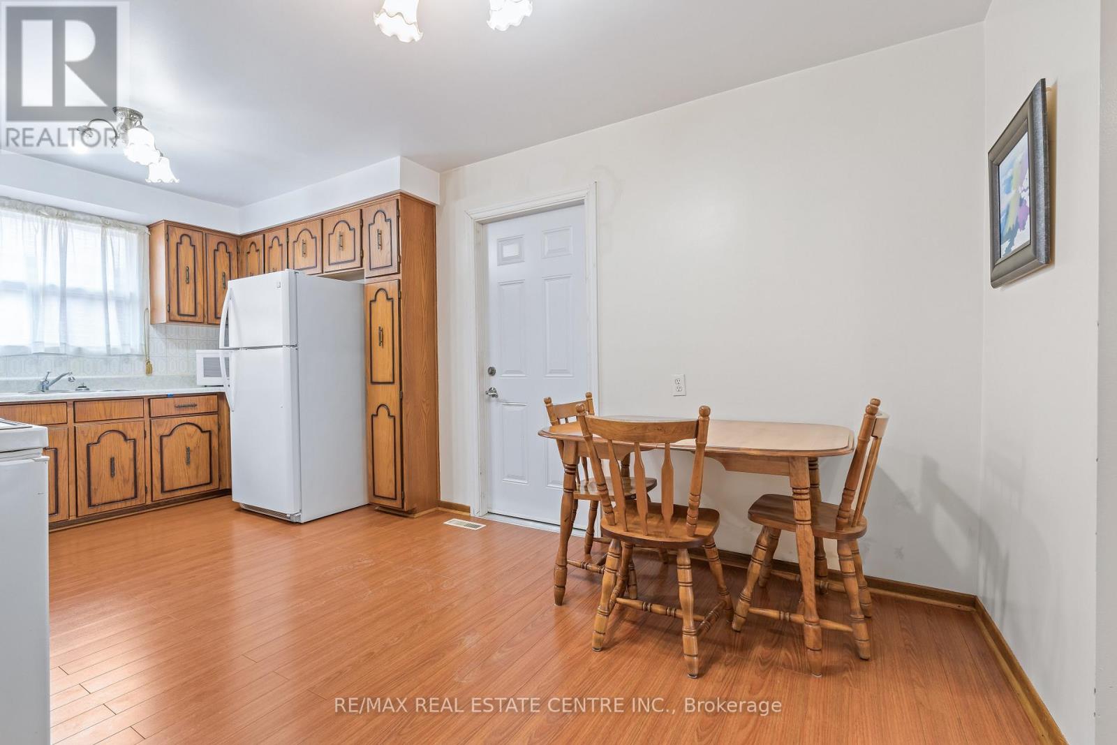 49 Hull Street, Mississauga, Ontario  L4T 1C4 - Photo 13 - W13456448