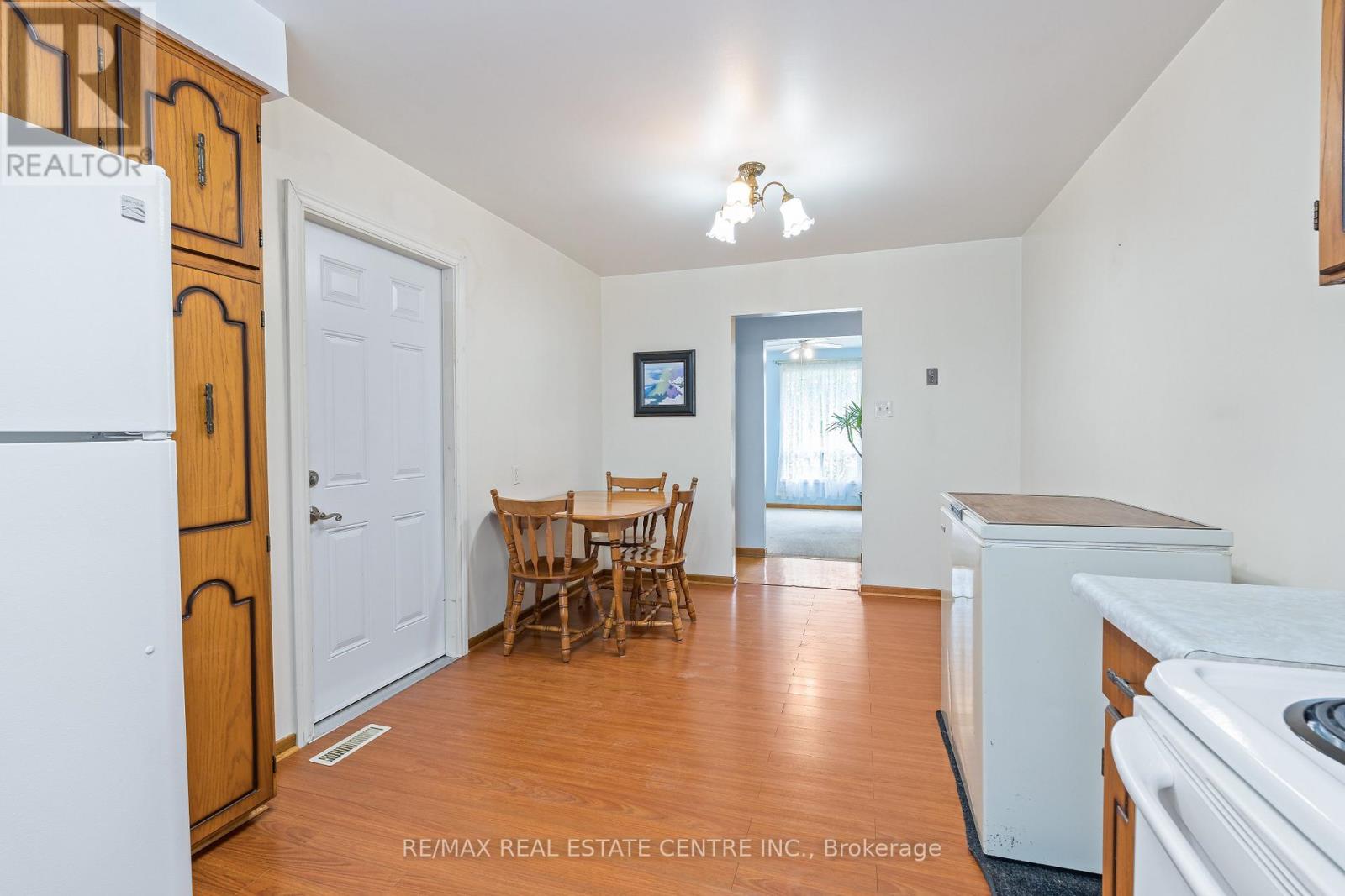 49 Hull Street, Mississauga, Ontario  L4T 1C4 - Photo 16 - W13456448