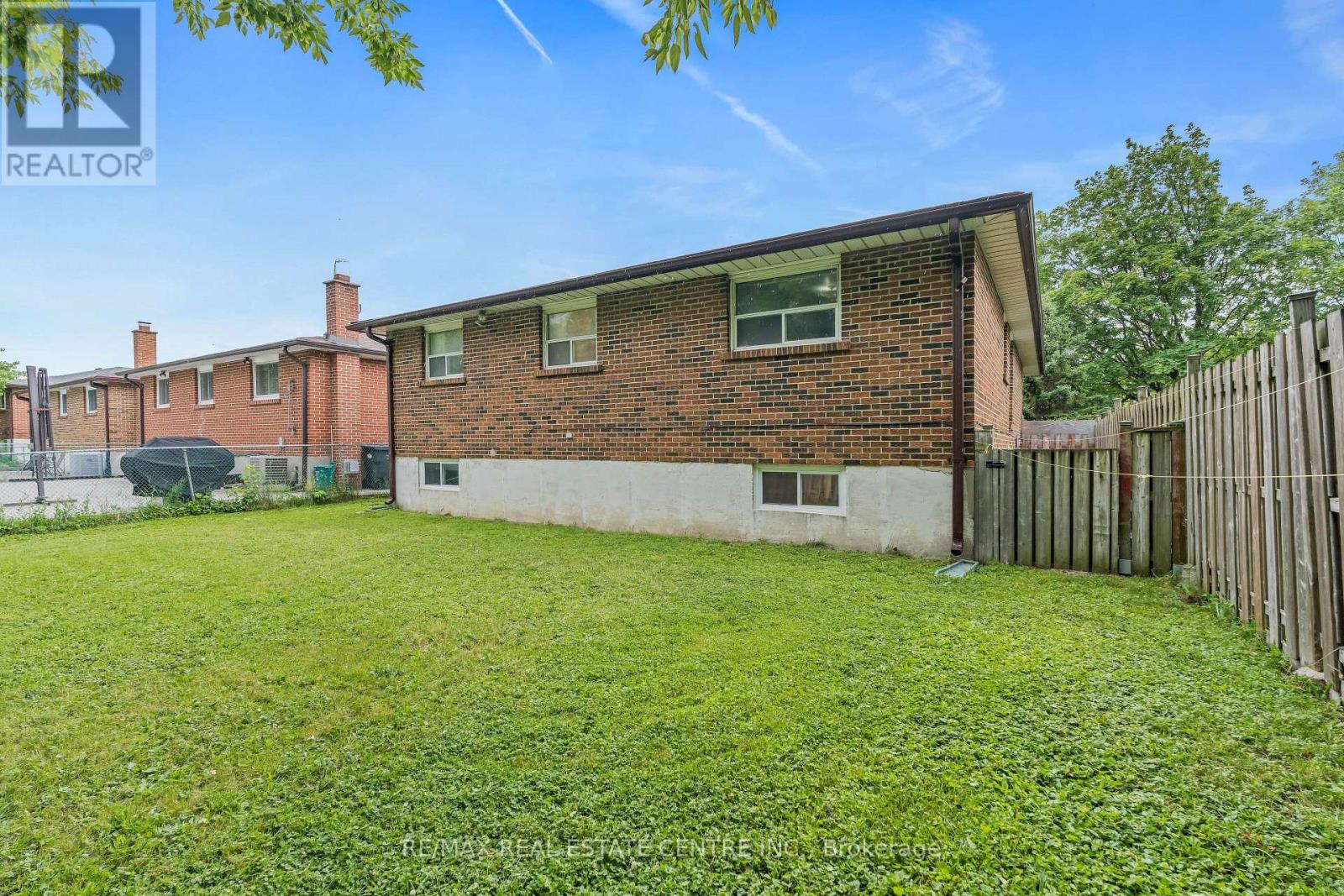 49 Hull Street, Mississauga, Ontario  L4T 1C4 - Photo 33 - W13456448
