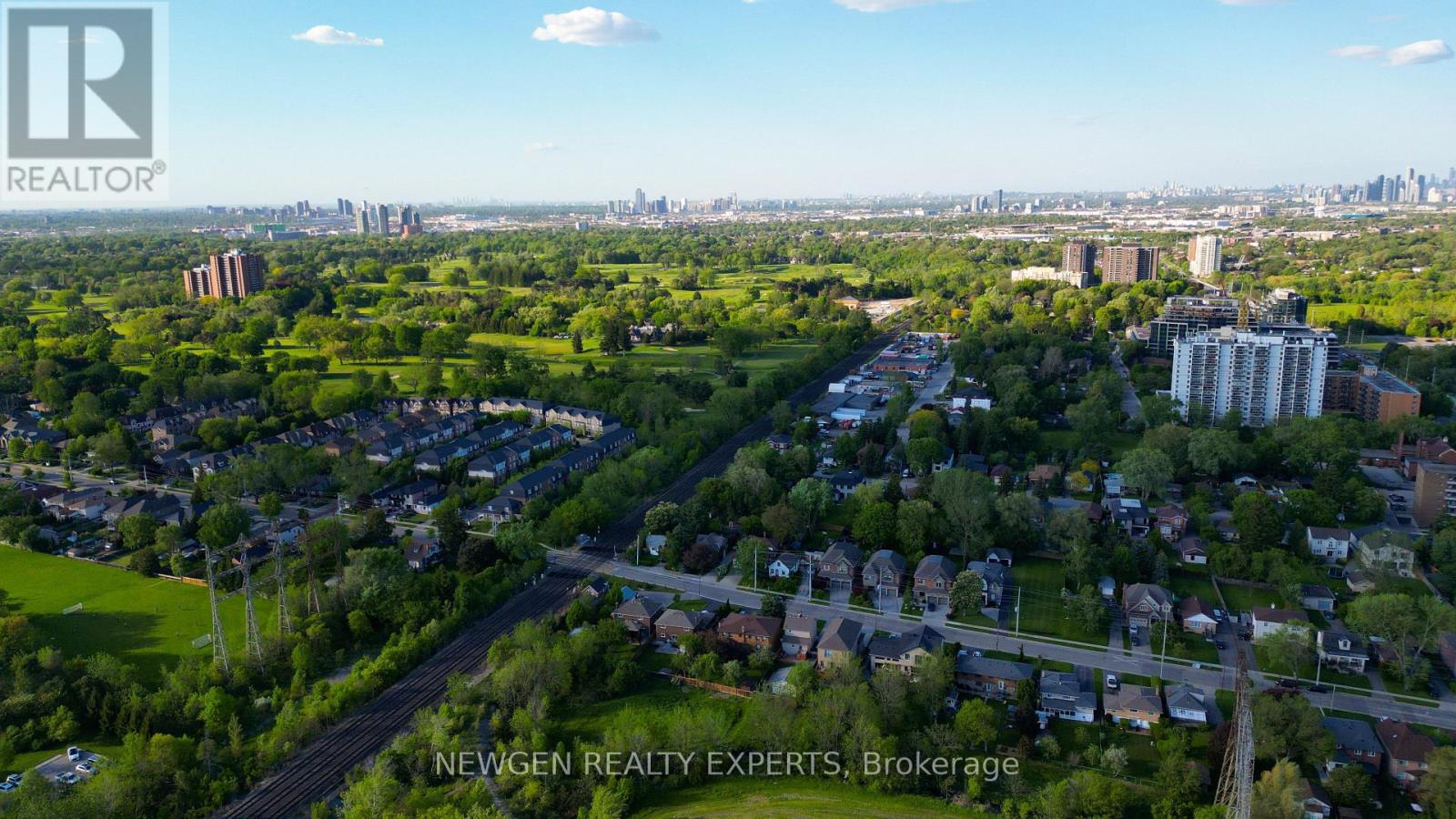 1070 Pelham Avenue, Mississauga, Ontario  L5E 1L2 - Photo 16 - W13456450