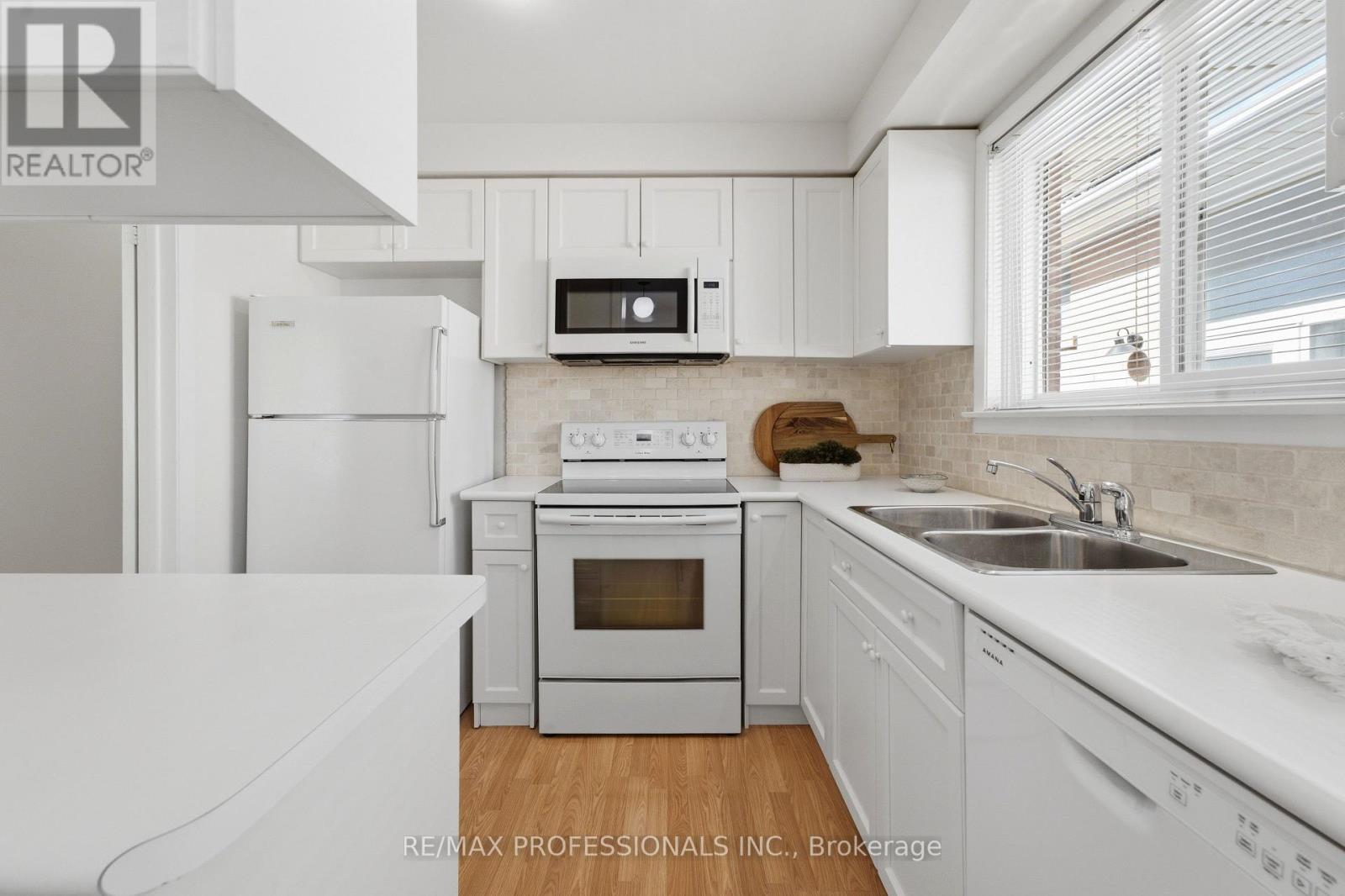 48 Wareside Road, Toronto, Ontario  M9C 3B3 - Photo 12 - W13456502