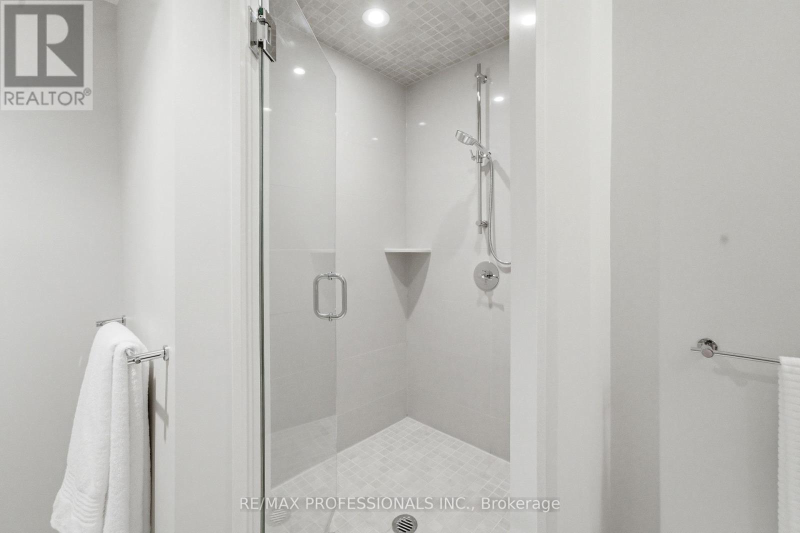 48 Wareside Road, Toronto, Ontario  M9C 3B3 - Photo 37 - W13456502