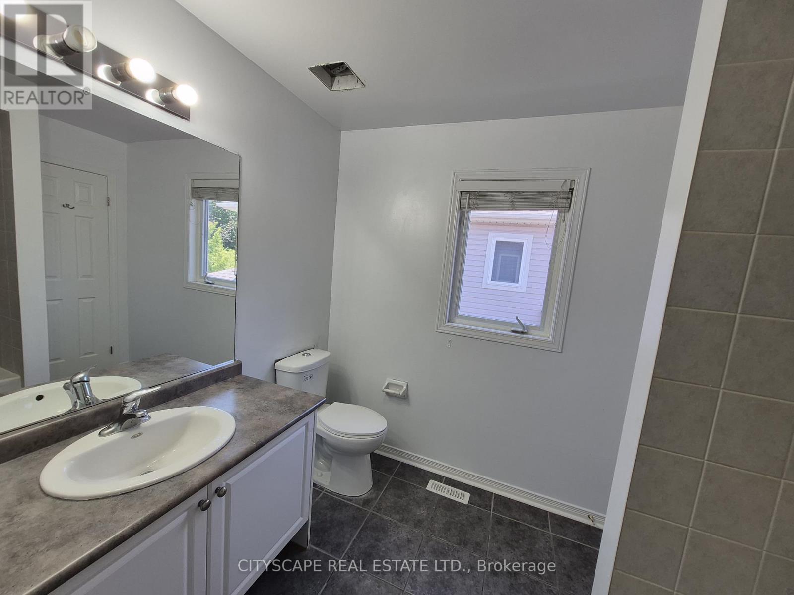 211 Sims Estate Drive, Kitchener, Ontario  N2A 4L2 - Photo 21 - X13456354