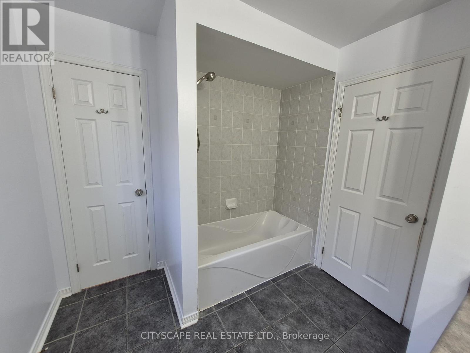 211 Sims Estate Drive, Kitchener, Ontario  N2A 4L2 - Photo 22 - X13456354