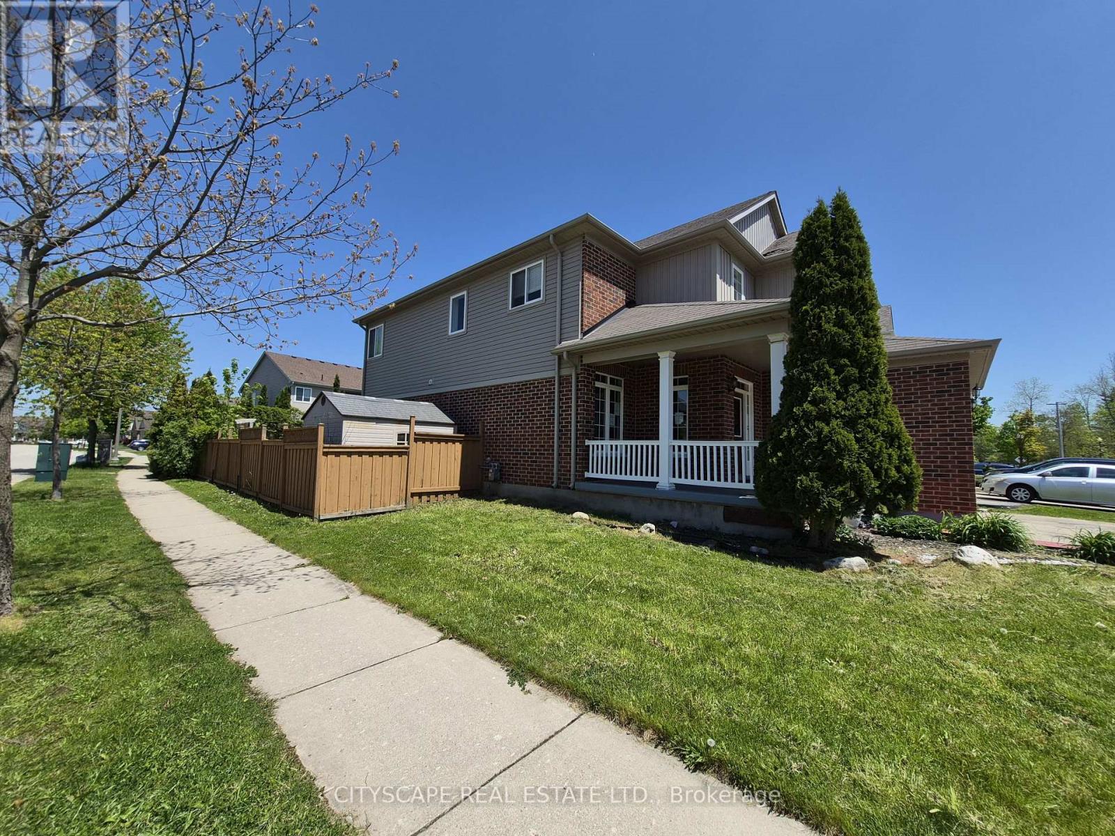 211 Sims Estate Drive, Kitchener, Ontario  N2A 4L2 - Photo 4 - X13456354