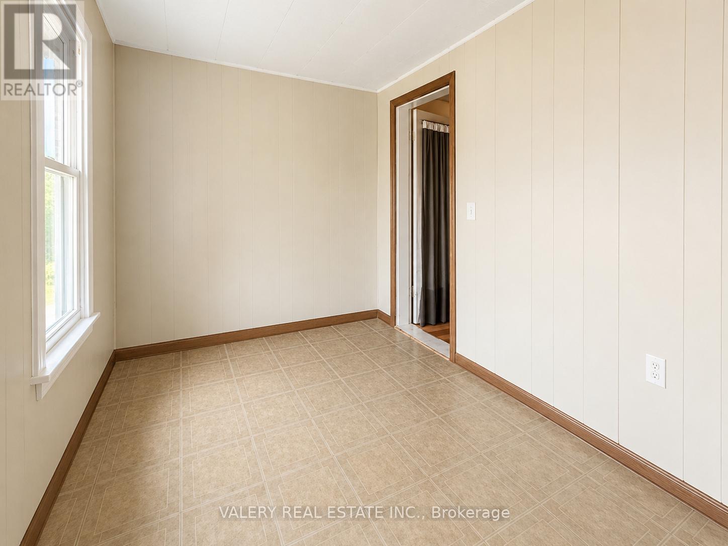 1058 Moy Ave Avenue, Windsor, Ontario  N9A 2P3 - Photo 17 - X13456366
