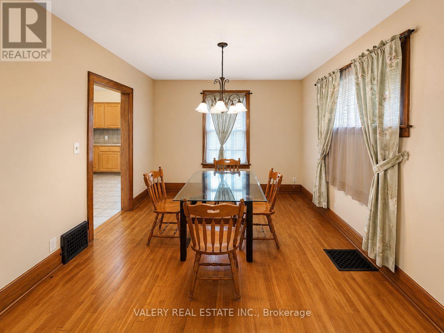 1058 Moy Ave Avenue, Windsor, Ontario  N9A 2P3 - Photo 3 - X13456366