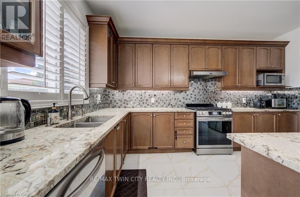 356 Robert Ferrie Drive, Kitchener, Ontario N2P 2Y6 - Photo 11 - X13456586