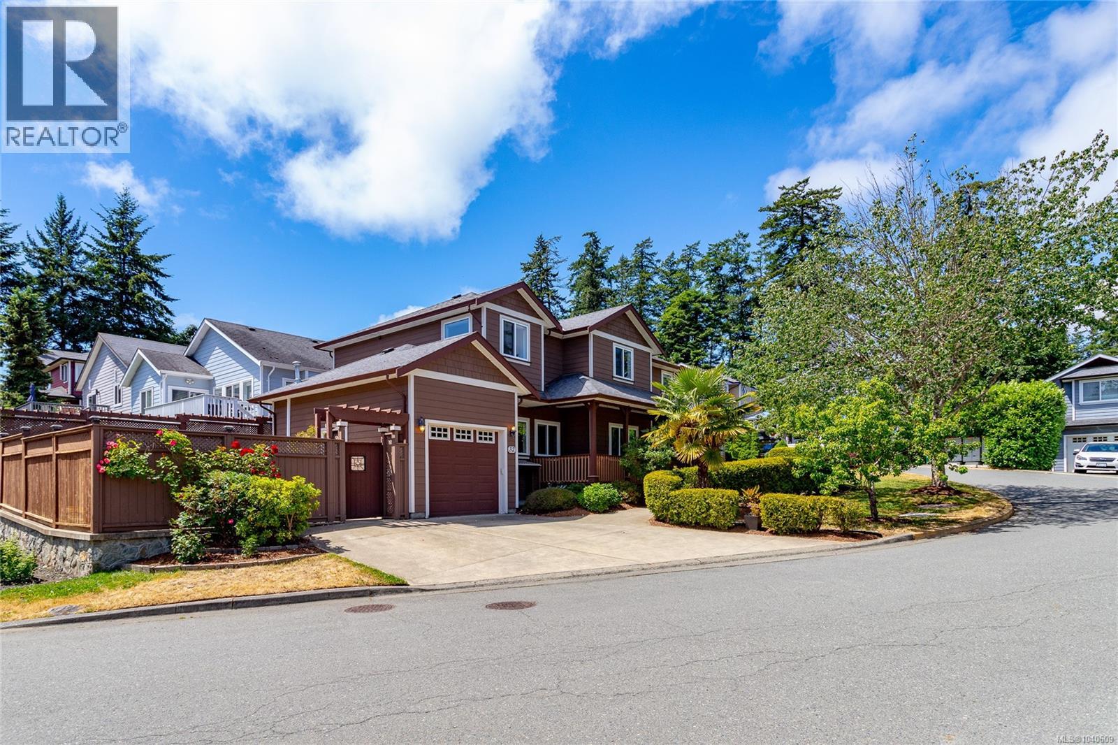 32 Stoneridge Dr, View Royal, British Columbia  V9B 6M4 - Photo 2 - 1040609