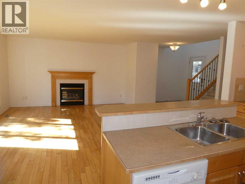 243 Fairmont Boulevard S, Lethbridge, Alberta  t1k 7w4 - Photo 2 - A2317649