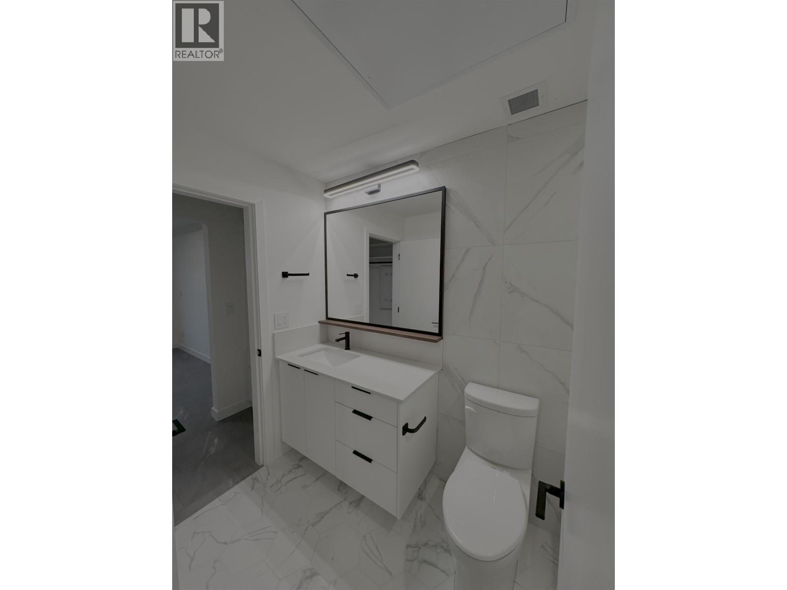 623 Kemsley Ave, Coquitlam, British Columbia  V3J 3Z7 - Photo 8 - R3081572