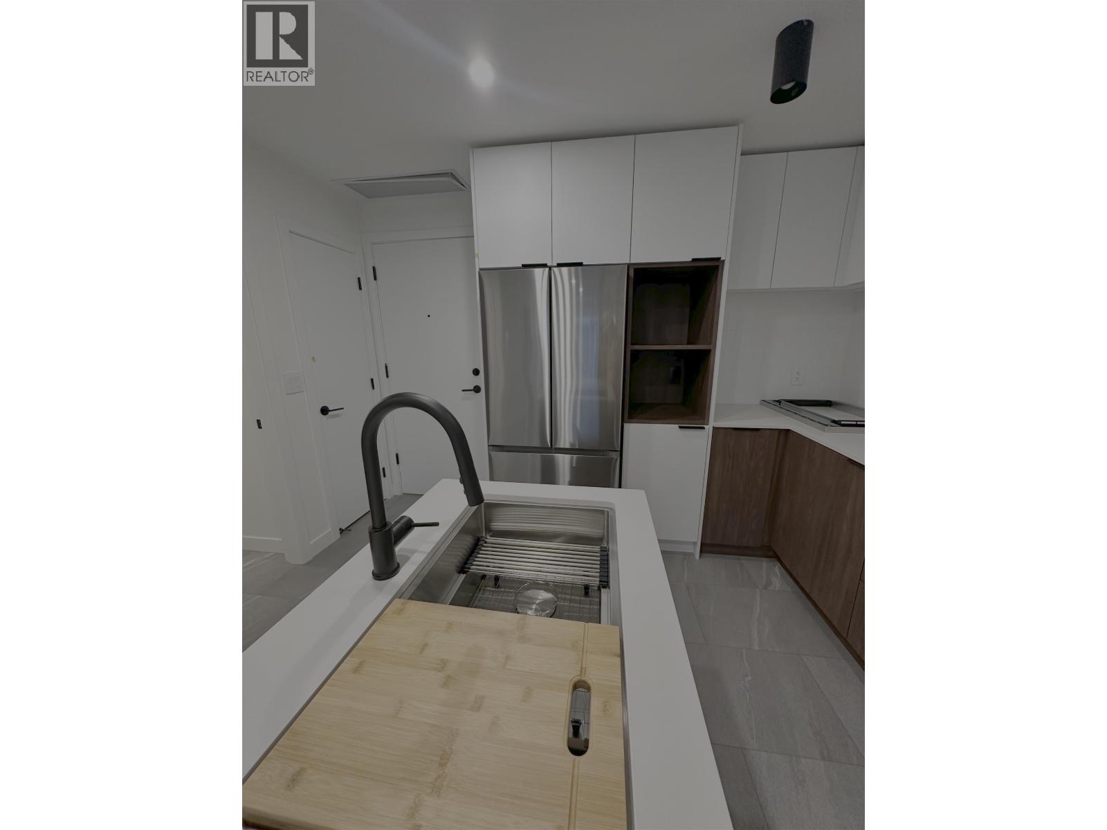623 Kemsley Ave, Coquitlam, British Columbia  V3J 3Z7 - Photo 6 - R3081572