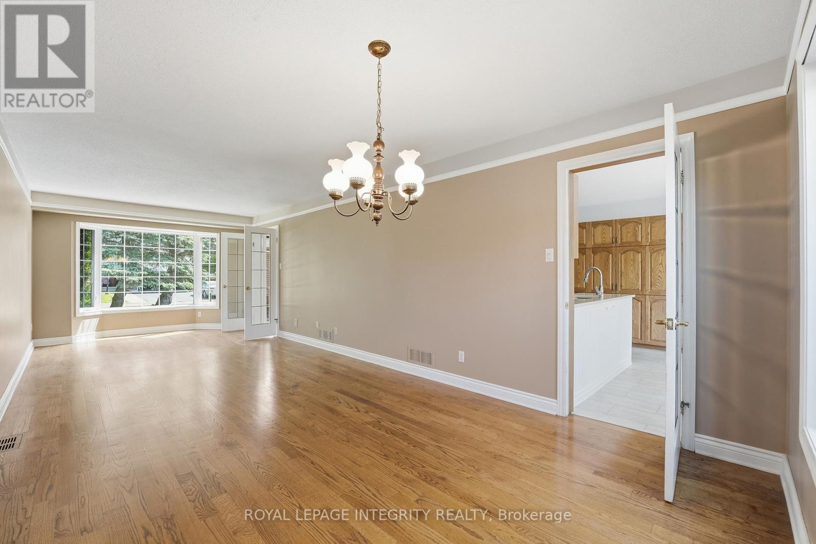 50 Bramble Wood Crescent, Ottawa, Ontario  K2M 2H4 - Photo 5 - X13456714