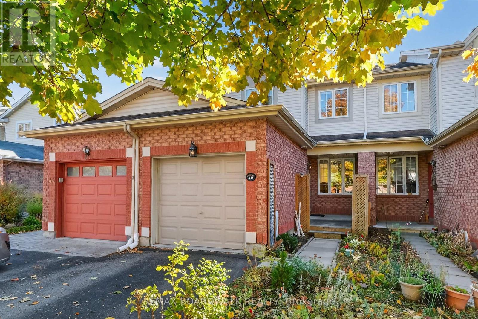 42 COLLEGE CIRCLE, Ottawa, Ontario