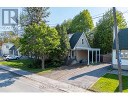 252 WOODROFFE AVENUE, Ottawa, Ontario